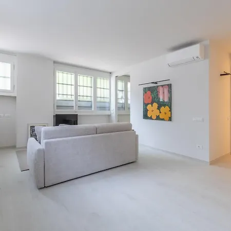 The South, Center, Arco Della Pace דירה *