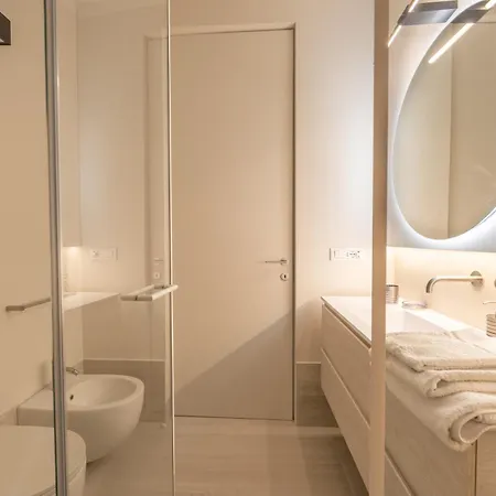 The South, Center, Arco Della Pace דירה *