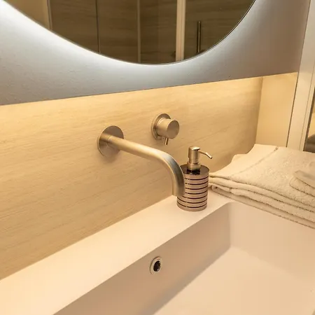 The South, Center, Arco Della Pace דירה *