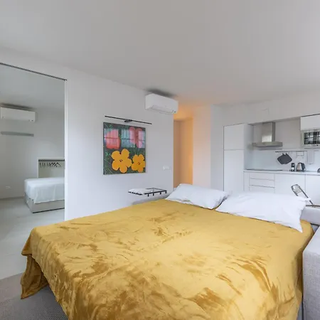 The South, Center, Arco Della Pace מילאנו